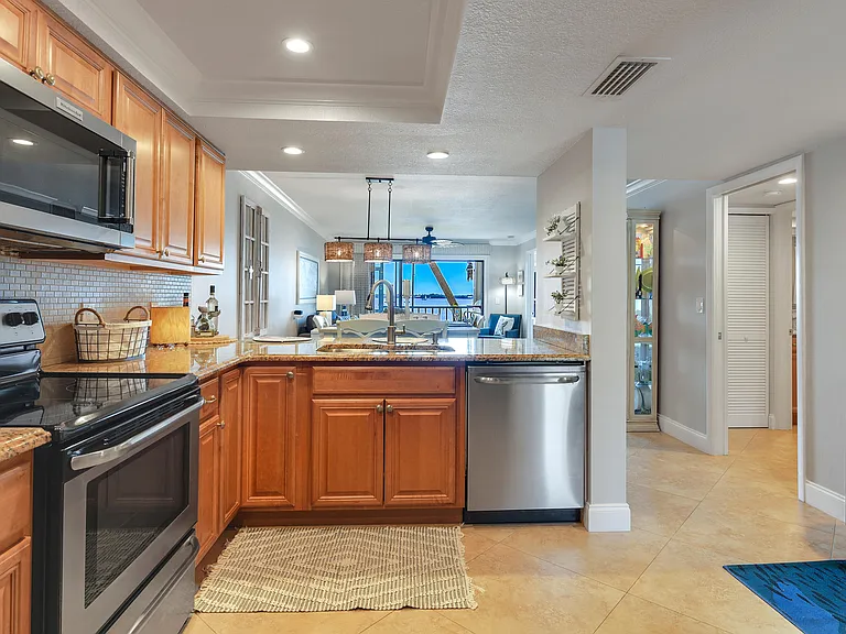4440 NE Sandpebble Trce #104 — Photo 7