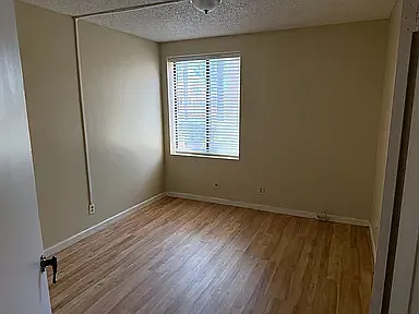 2 bed, 800 sqft, $1,750 — Photo 2