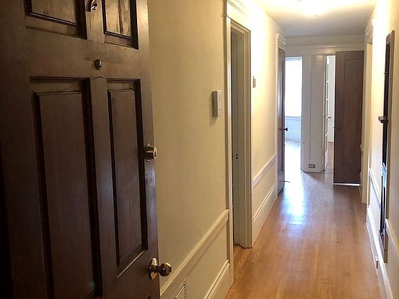 2nd image of 2641 Franklin St APT 2