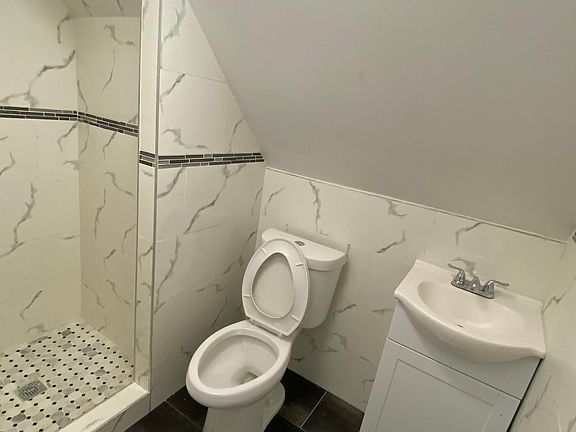 5th image of 71 Dehart Ave Floor 2