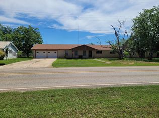 565 S Edwards Ave, Charlotte, TX 78011