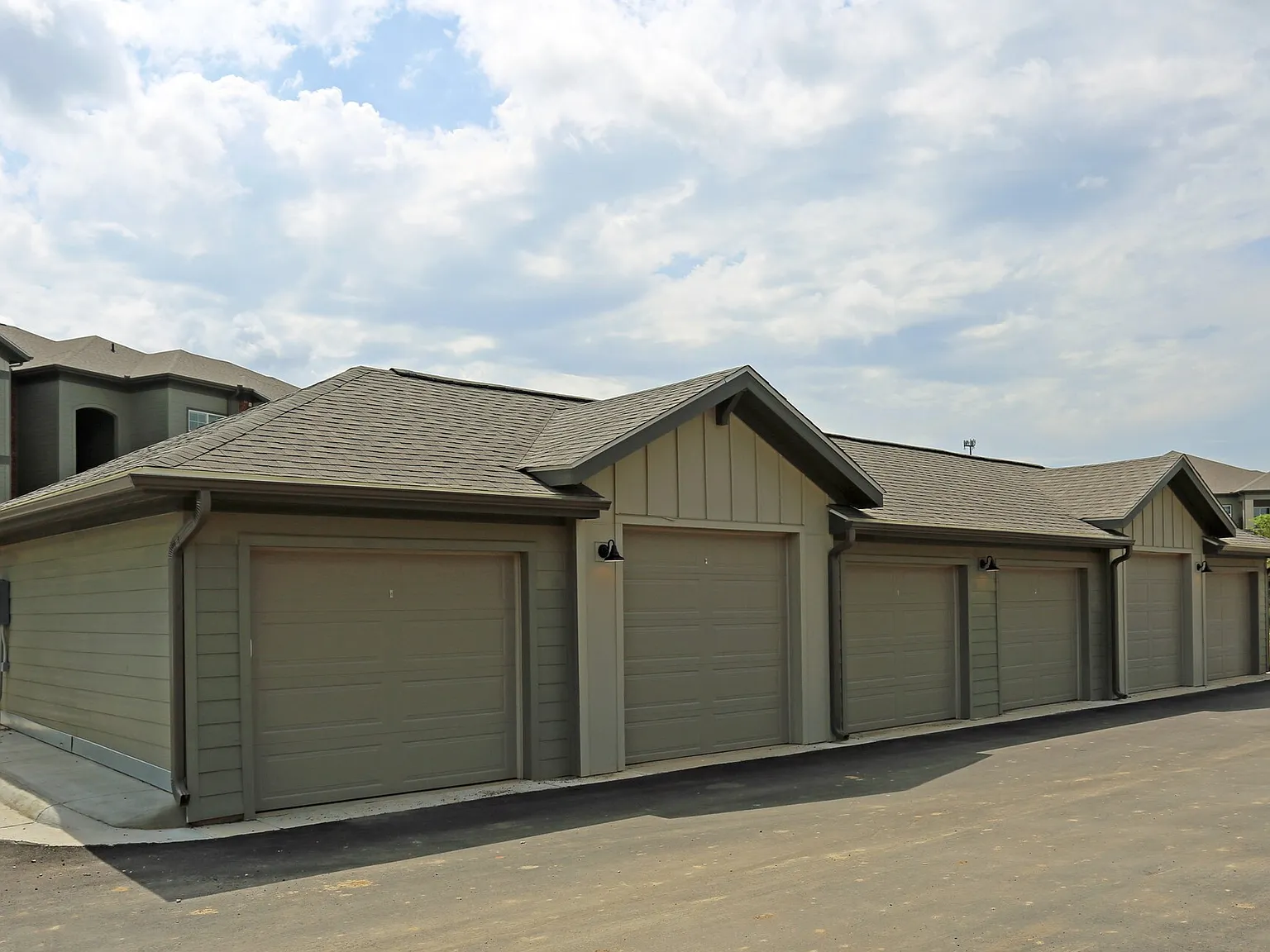 Cross Creek Village — Photo 3