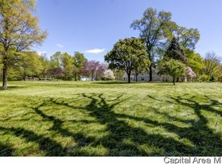 18156 Atterberry St, Petersburg, IL 62675