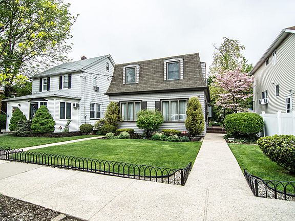 3rd image of 139 College Ave