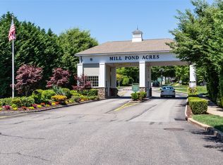 106 Pond View Dr, Port washington, NY 11050