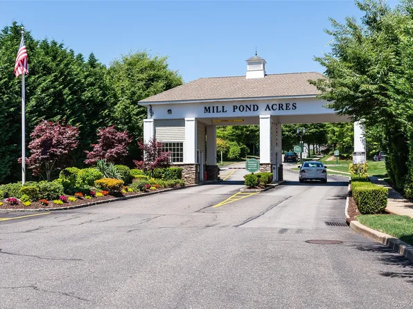 106 Pond View Drive, Port Washington, NY 11050