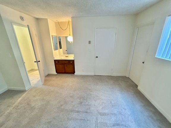 3rd image of 4469 North Ave #1D