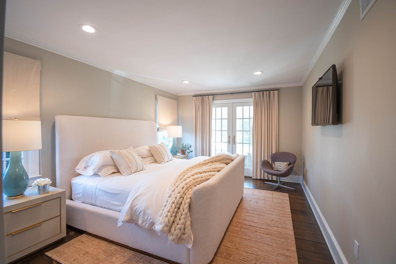  First floor guest bedroom
