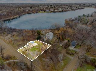 5503 Halsted Rd, West Bloomfield, MI 48322