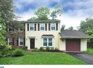 8 White Birch Ln, Horsham, PA 19044