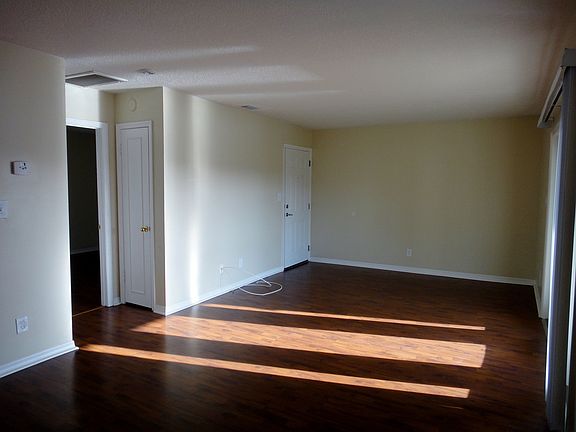 DINING & LIVING AREA