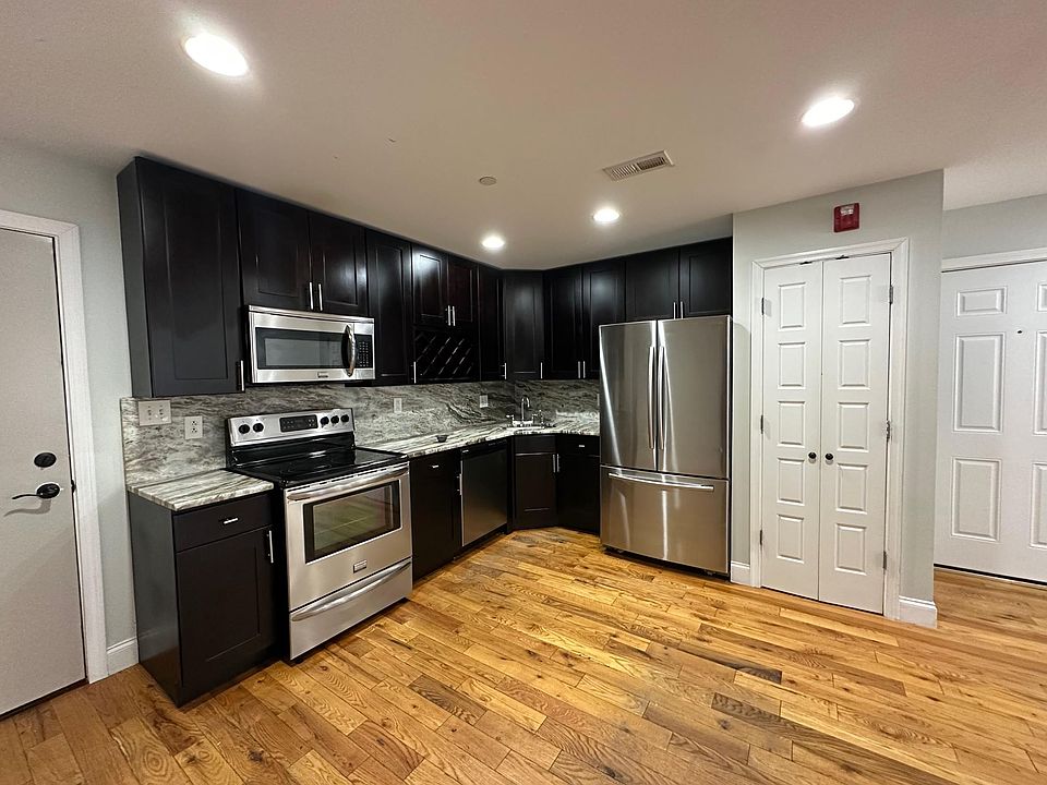1st image of 424 N 40th St #A