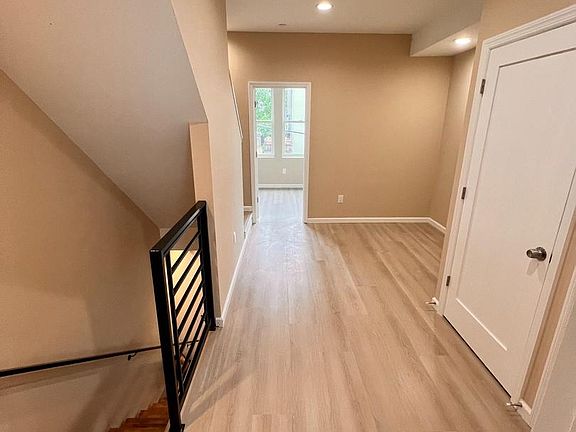 5th image of 540 Edgley St