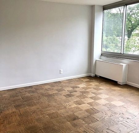 3rd image of 1 Claridge Dr APT 126