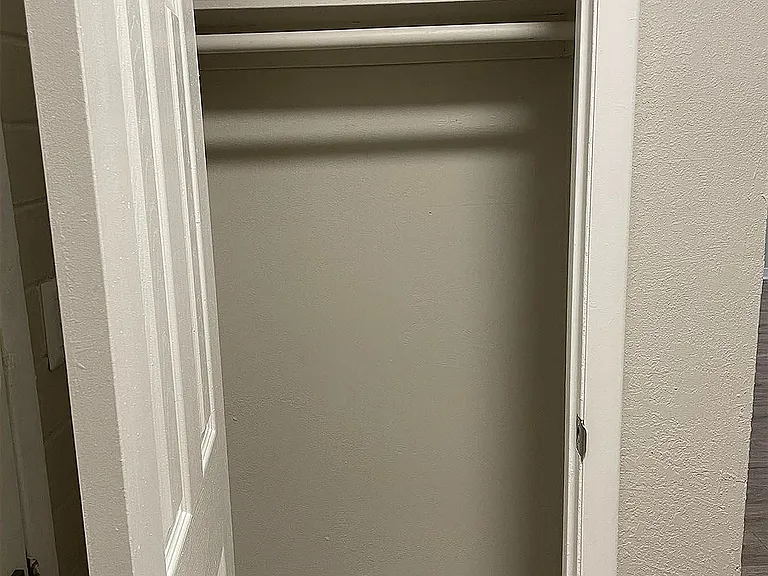 Entry_Closet_761374