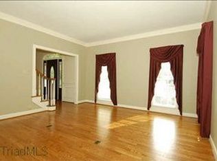 1304 Hunterswood Dr, Winston Salem, NC 27104