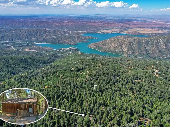 21710 Peak Cir S, Crestline, CA 92322