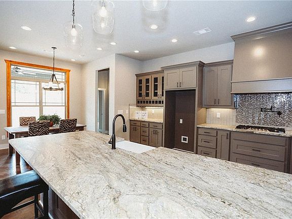 4th image of 3760 Bitterroot St