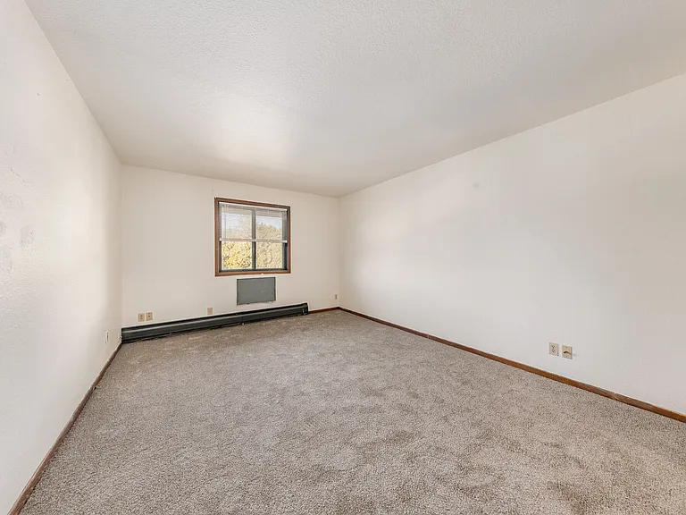 Parkway West Apartment Homes — Photo 38
