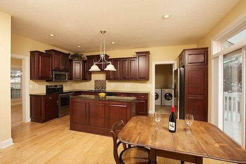 2nd image of 813 Amundson Dr
