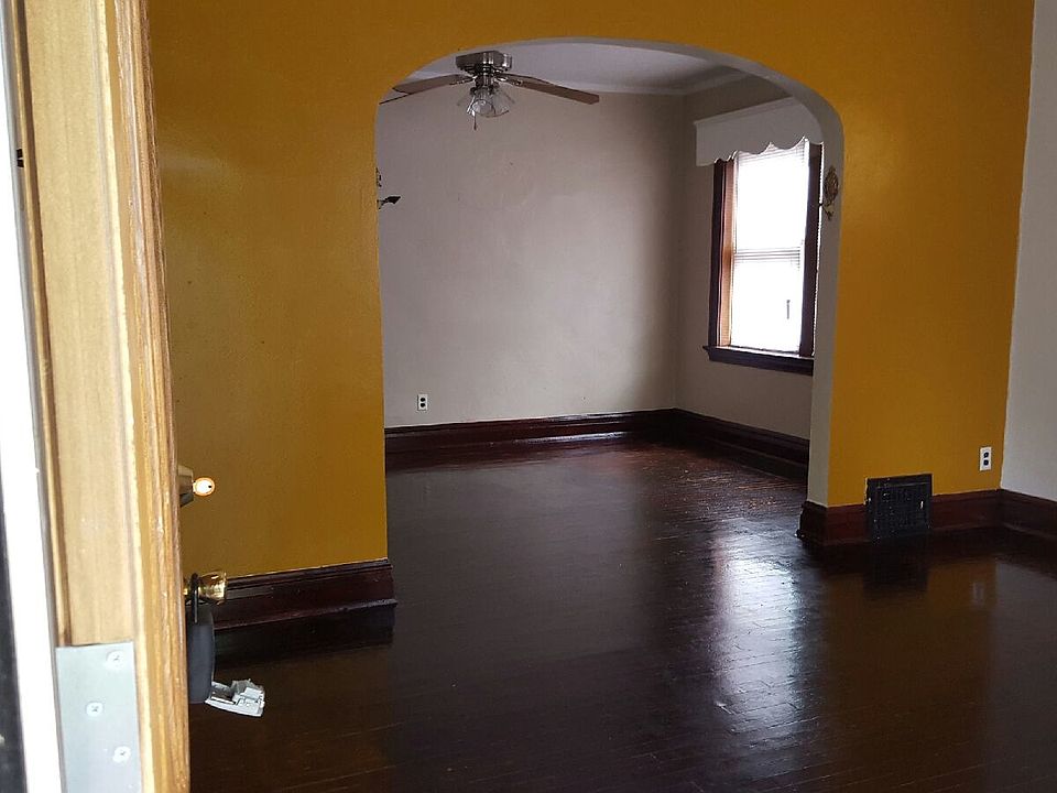 2nd image of 5725 Woodland Ave #A