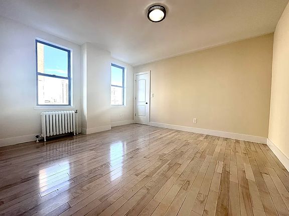 5th image of 4101 Broadway #7B