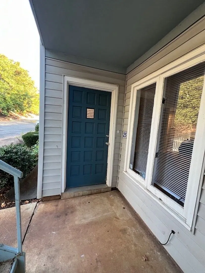 1 Bedroom/ 1 Bathroom Condo for ONLY $1150.00 — Photo 3