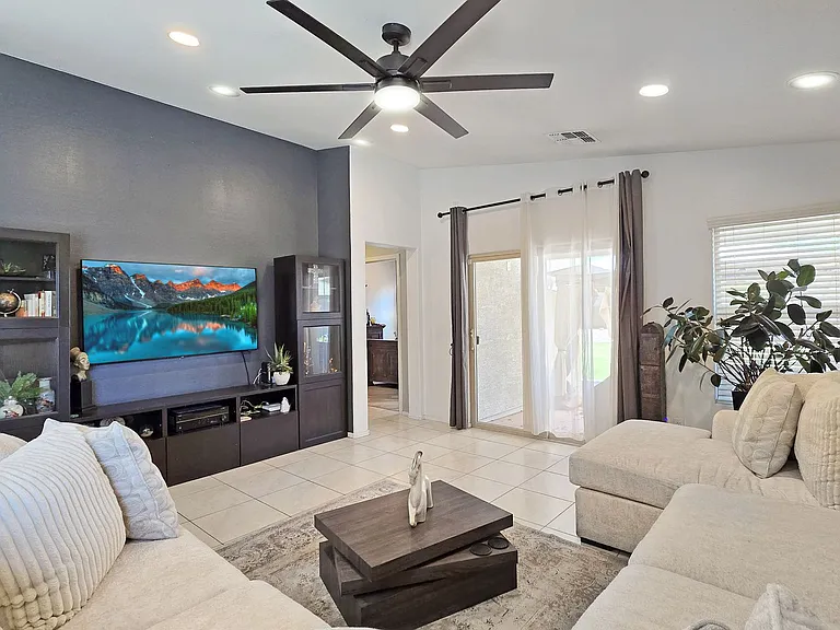 3913 S 185th Ln — Photo 18