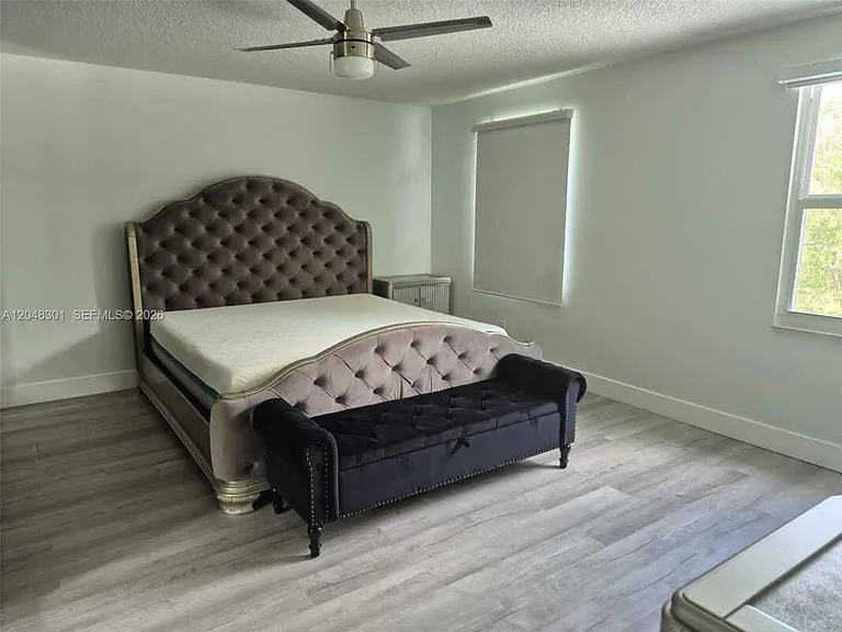 5820 SW 58th Ct — Photo 9