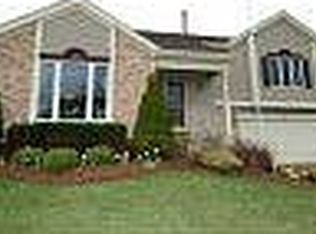 815 Peach Tree Ct, Lake In The Hills, IL 60102