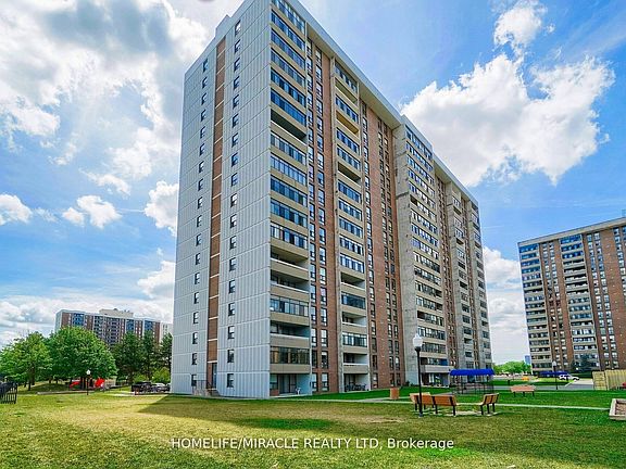 2nd image of 25 Kensington Rd #608