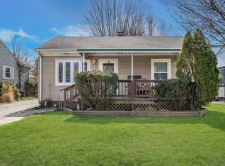 709 Fletcher Ln, Beech Grove, IN 46107