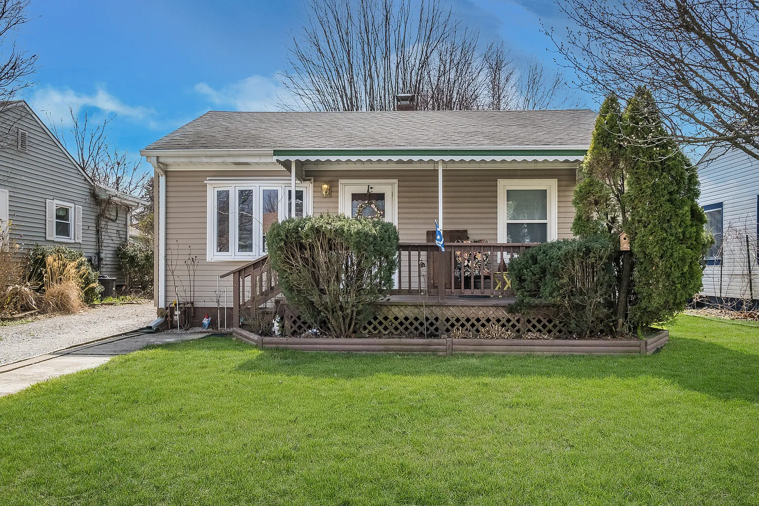 709 Fletcher Ln photo 1