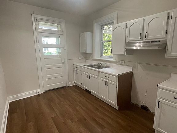 3rd image of 20 Belview Ave