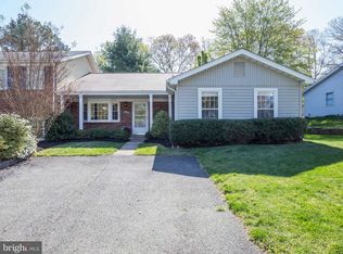 206 N Lincoln Ave, Sterling, VA 20164