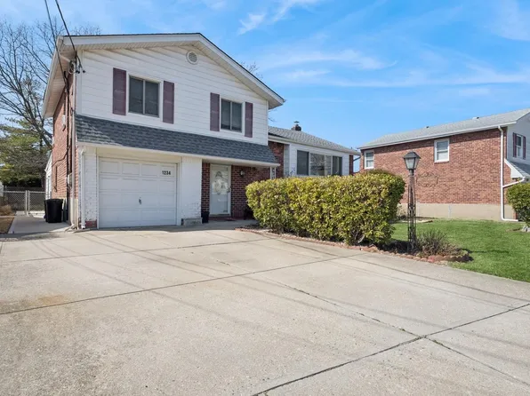 1234 Village Avenue, Baldwin, NY 11510