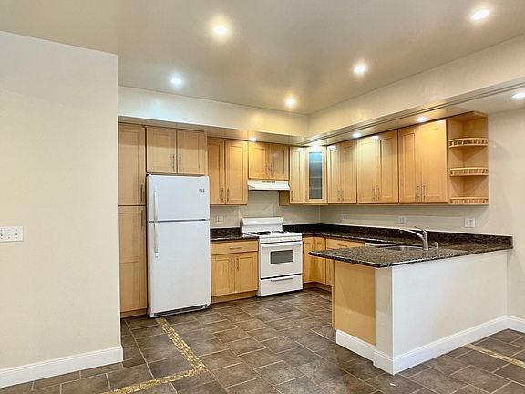 2nd image of 2195 Sacramento St APT 104