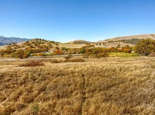 31 Pompadour Dr, Ashland, OR 97520