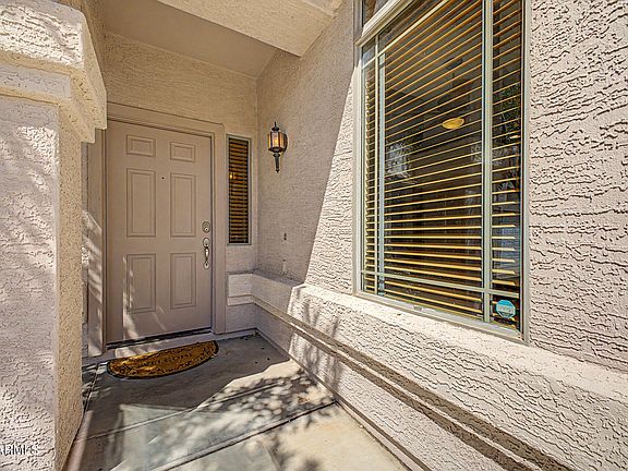 4th image of 1270 E THOMPSON Way