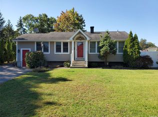 119 Fawn Ln E, South Setauket, NY 11720