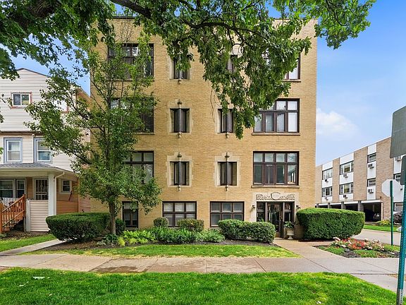 2nd image of 1136 Ontario St APT 3B