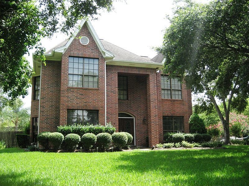 HOUSE FRONT