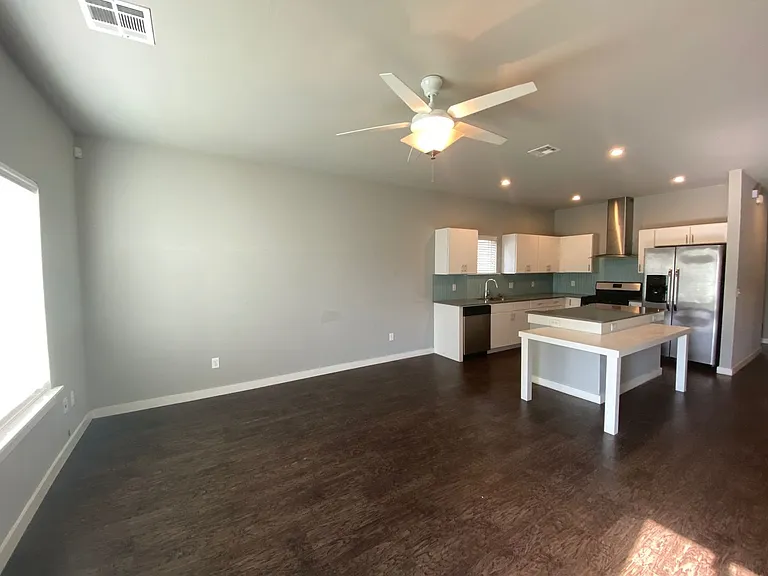 17612 Hampton Park Dr #B — Photo 12
