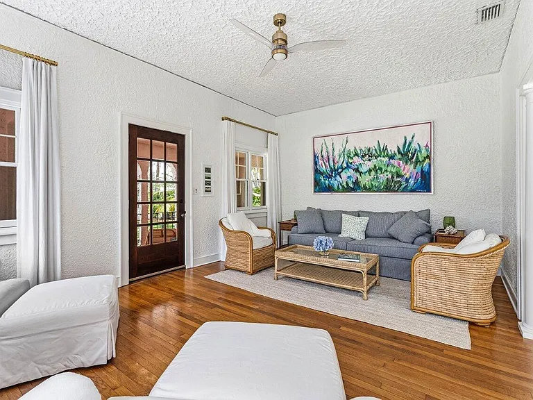 217 SE Coconut Ave — Photo 11