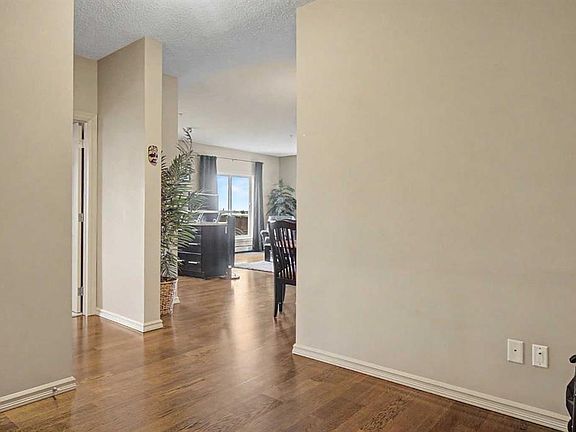 4th image of 263 Macewan Rd NW #415
