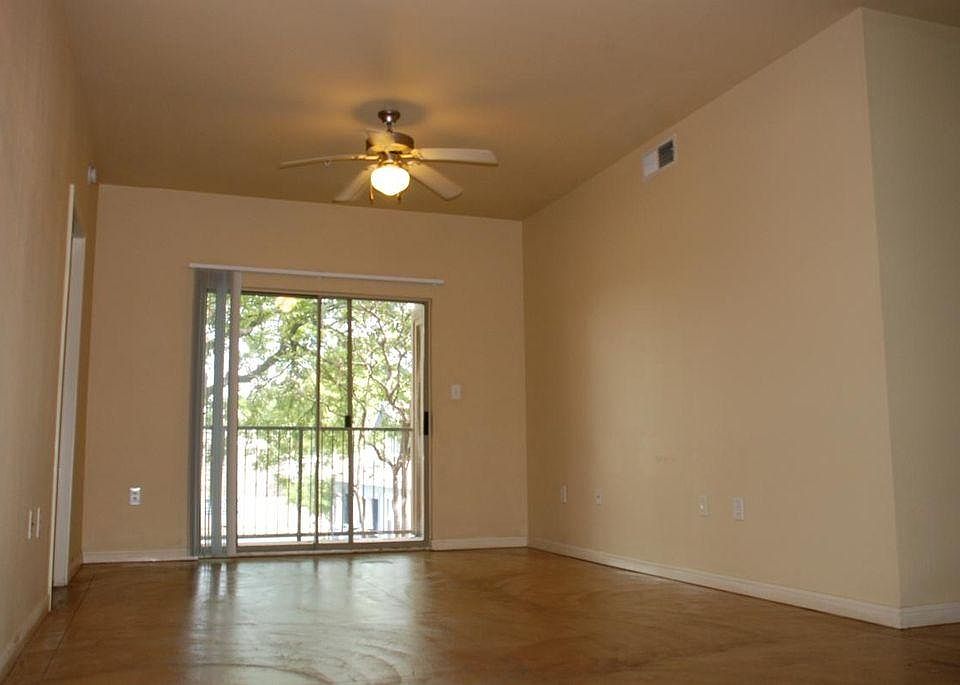 2nd image of 900 W 23rd St APT 312
