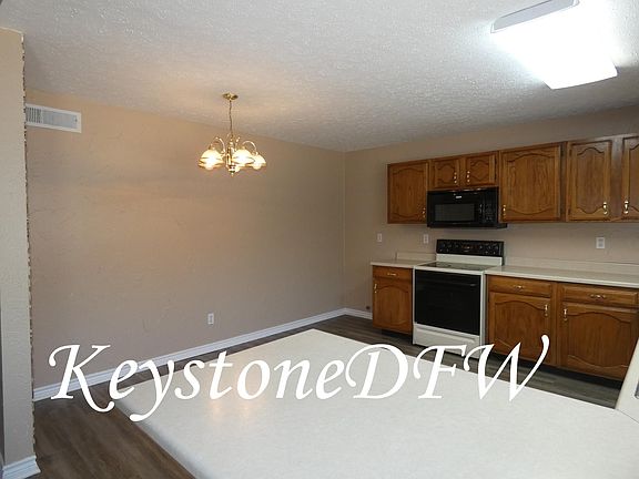 5th image of 3912 Windflower Ln