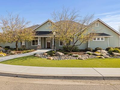 716 N Branson, Visalia, CA, 93291