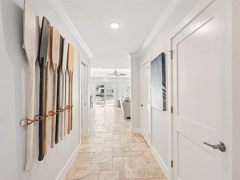 85 S Polk Dr — Photo 17