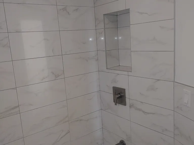 129 Monroe St — Photo 7
